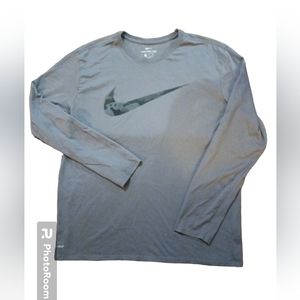 Nike Dri Fit tee.  Athletic cut. Mens XL